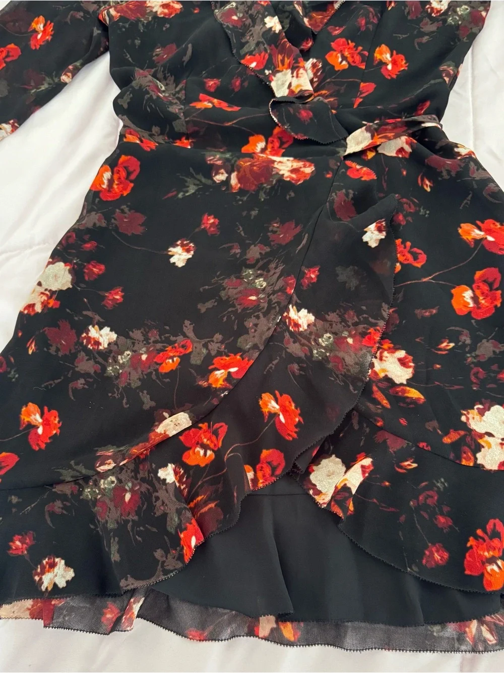 Aritzia Wilfred Louise Black and red Floral Ruffle Wrap Dress, size XS boho chic